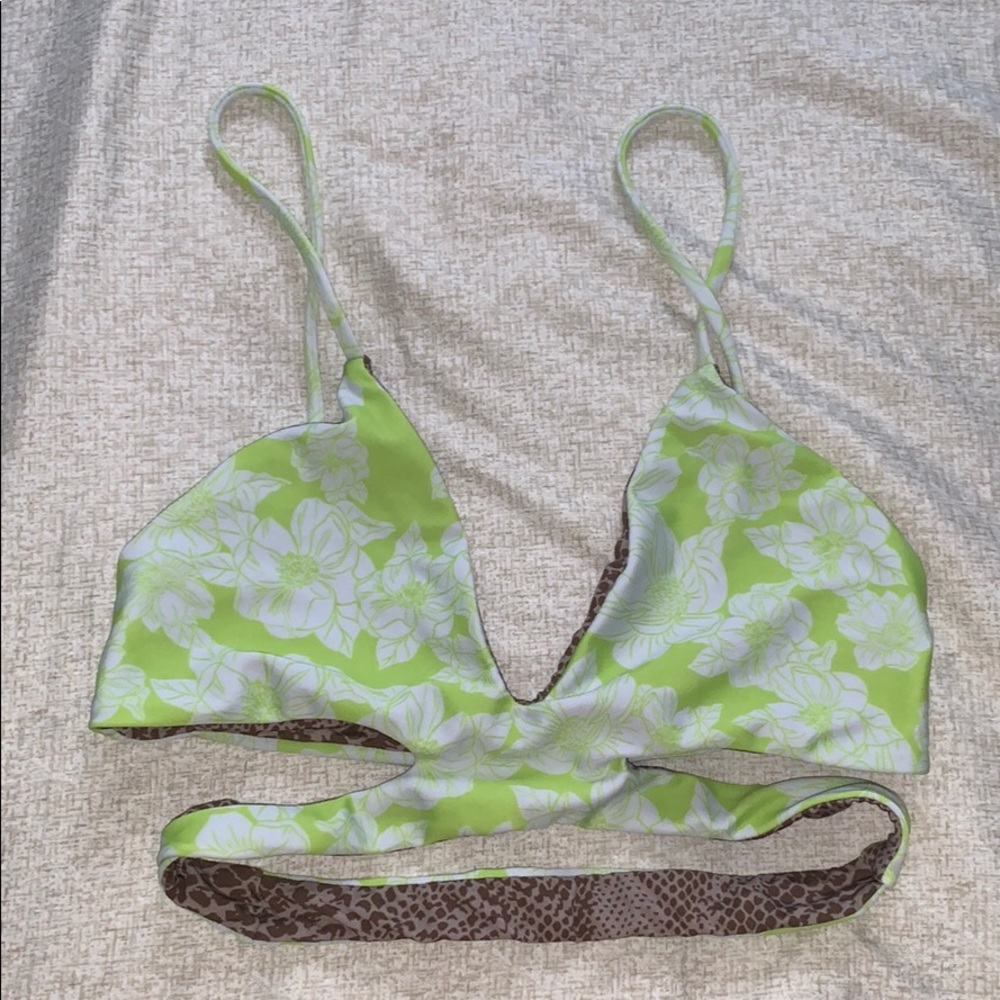 Acacia Haku Neon Magnolia Top